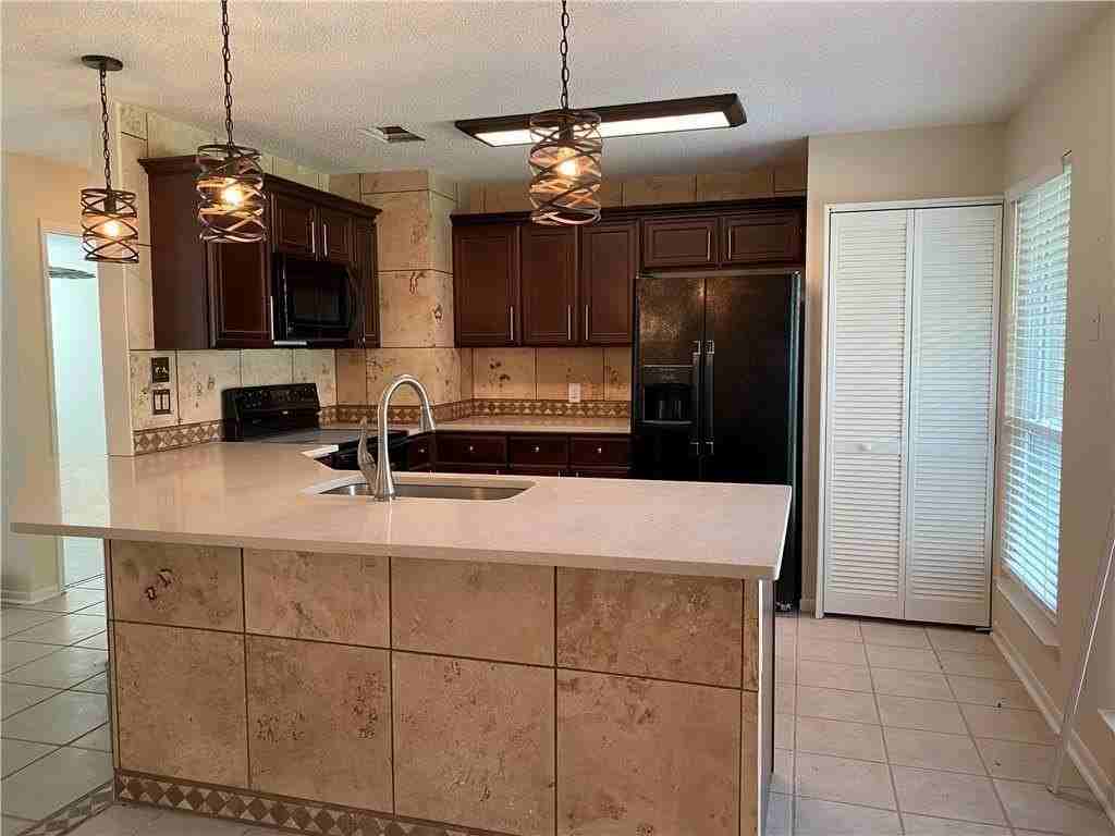 302 Saint Andrews St Apt 103e - Photo 4 of 9