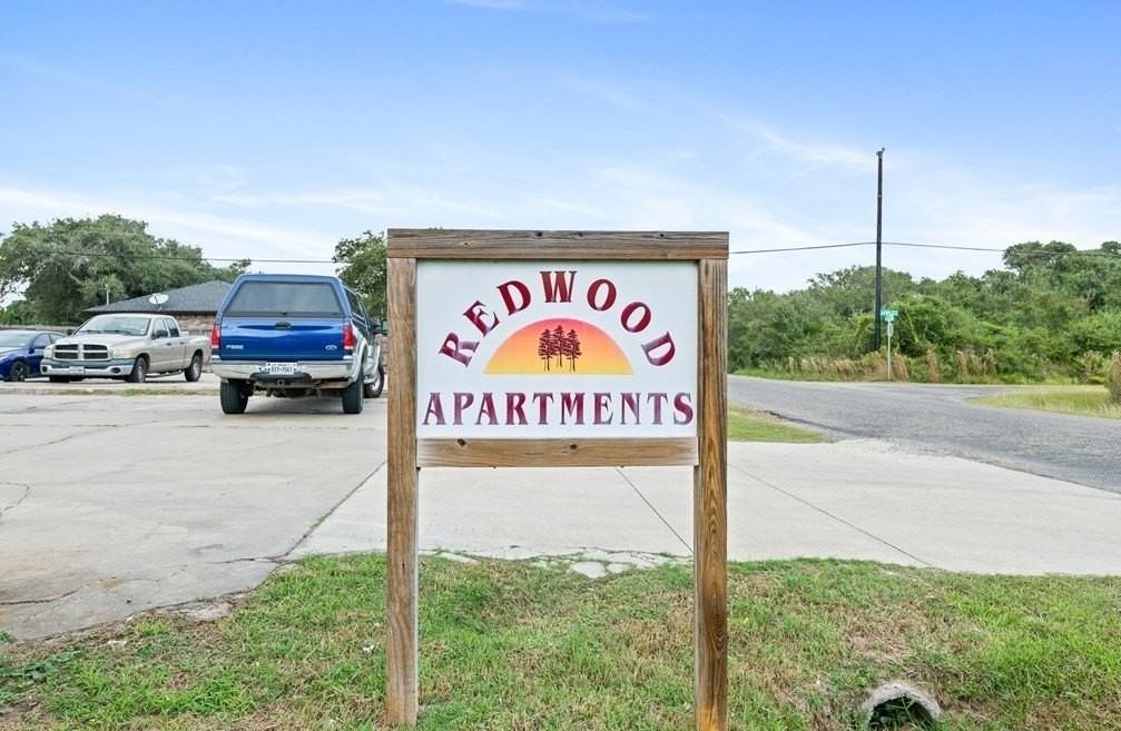 659 Redwood Ave Unit 759 - Photo 2 of 7