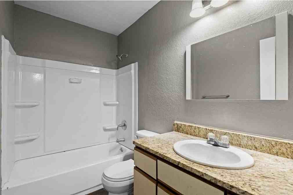 659 Redwood Ave Unit 759 - Photo 6 of 7