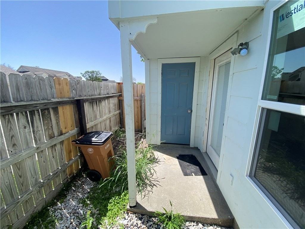 7252 The Mansions Dr #D3 - Photo 7 of 24