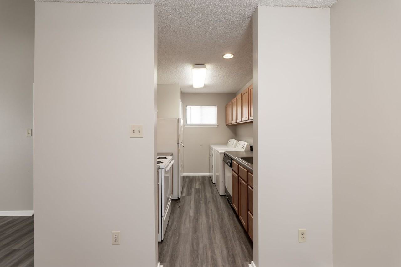 Jefferson Place Apartment Homes is the best of both worlds waiting for you. - Photo 6 of 11