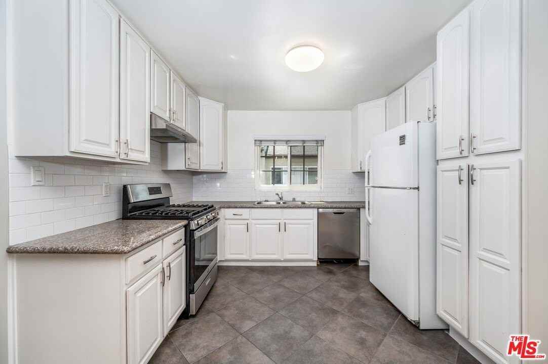 1937 S Shenandoah St Apt 5 - Photo 7 of 16