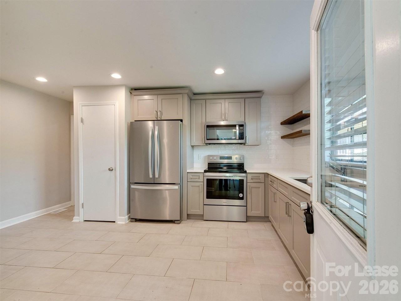 1518 Mimosa Ave - Photo 6 of 29