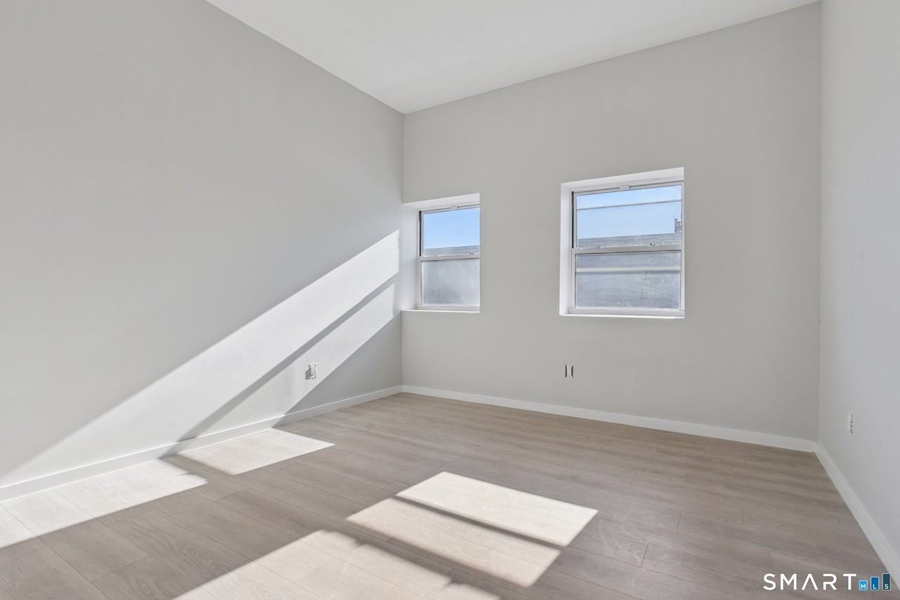 215 Bank St #2 - Photo 7 of 25