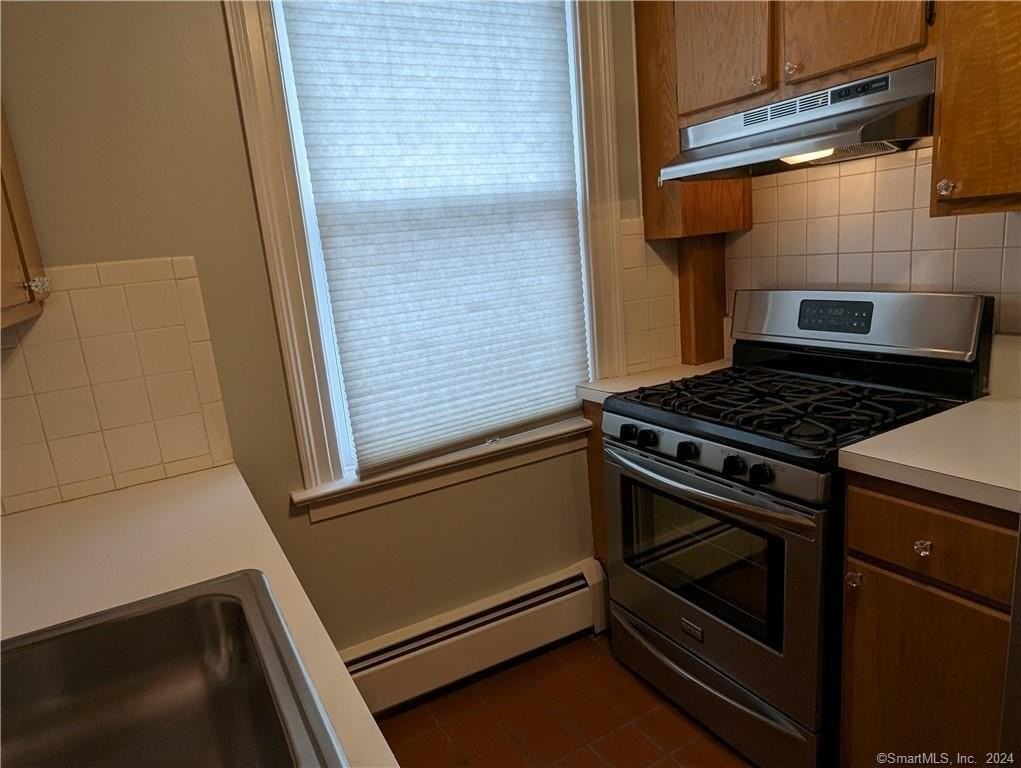 341 Alden Ave Apt 4 - Photo 4 of 17