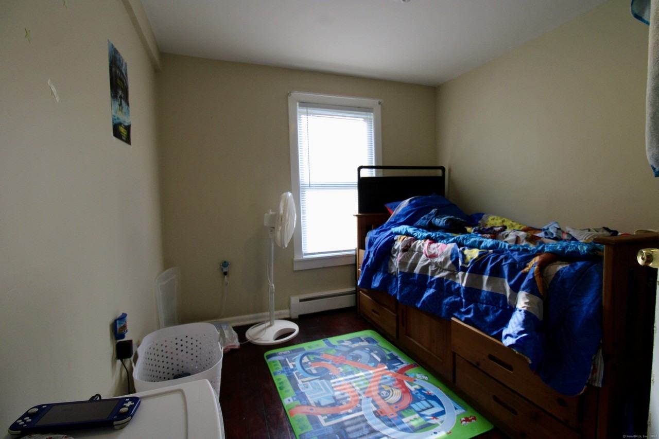 38 Denison Ave Apt 2 - Photo 6 of 12