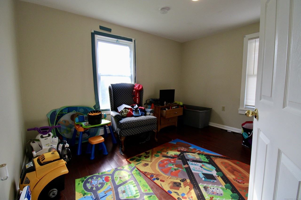 38 Denison Ave Apt 2 - Photo 7 of 12