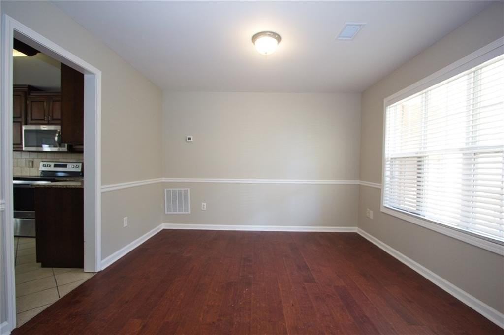 585 Chapel Walk Ln - Photo 3 of 33