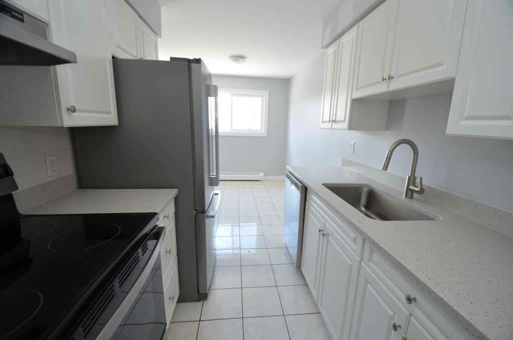 567 Ontario Street #3 - Photo 6 of 16