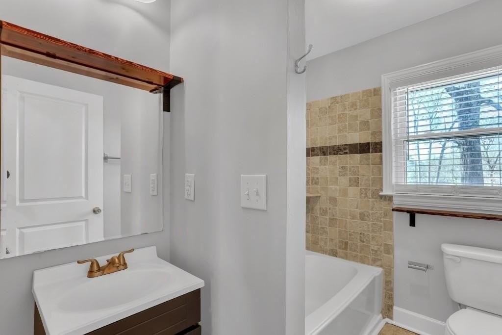 1670 Cecilia Dr Se - Photo 7 of 32