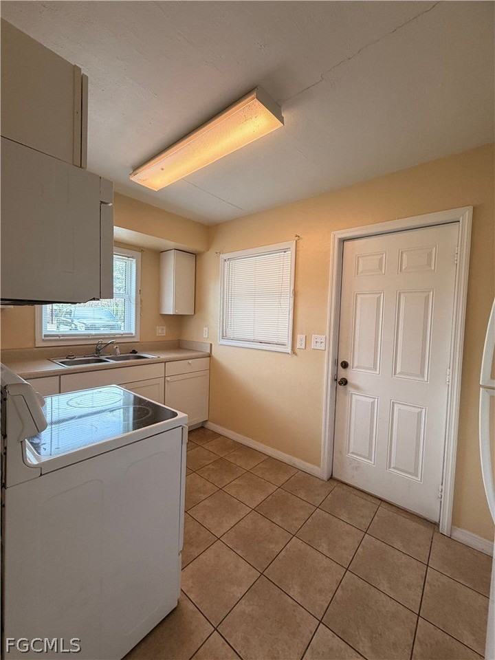 1906 Coronado Rd - Photo 5 of 16