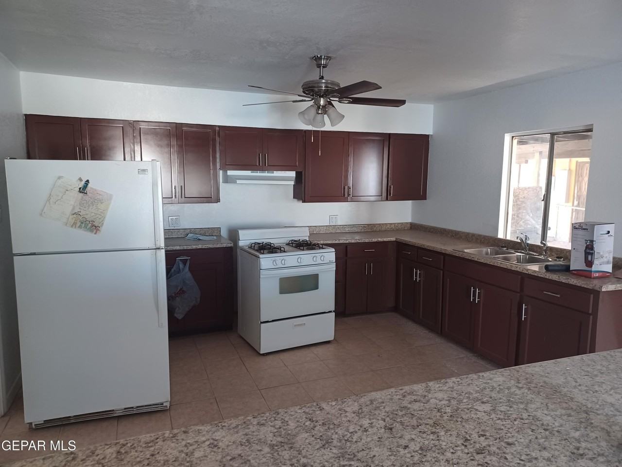 809 Delhi Dr - Photo 3 of 17