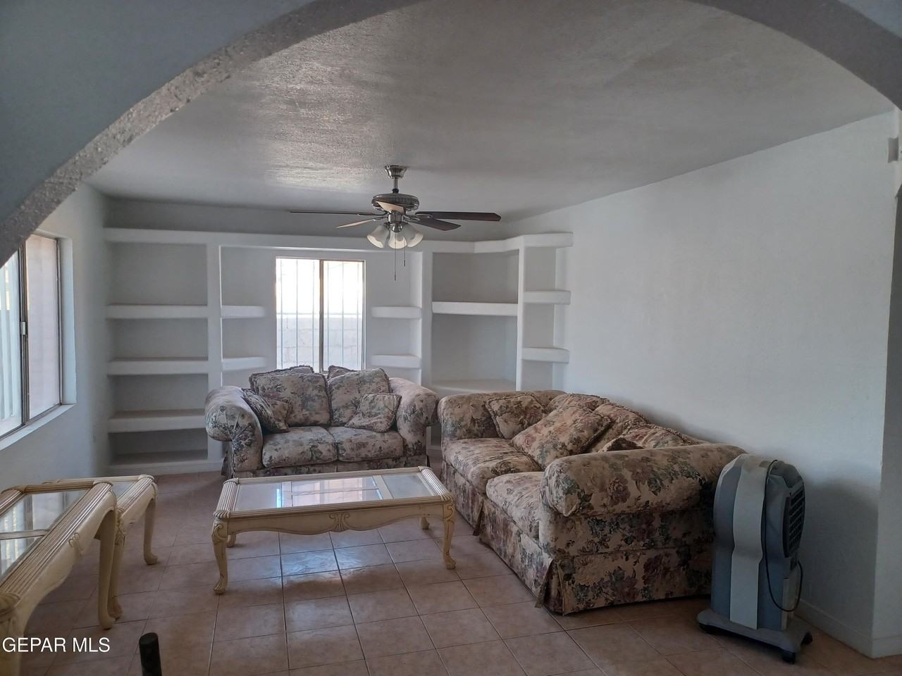 809 Delhi Dr - Photo 4 of 17