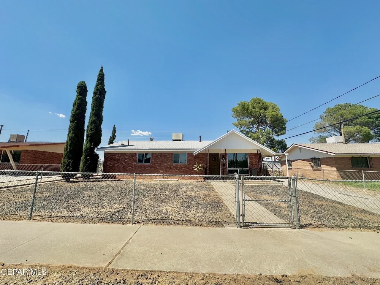 4981 Winthrop Dr - Photo 2 of 25