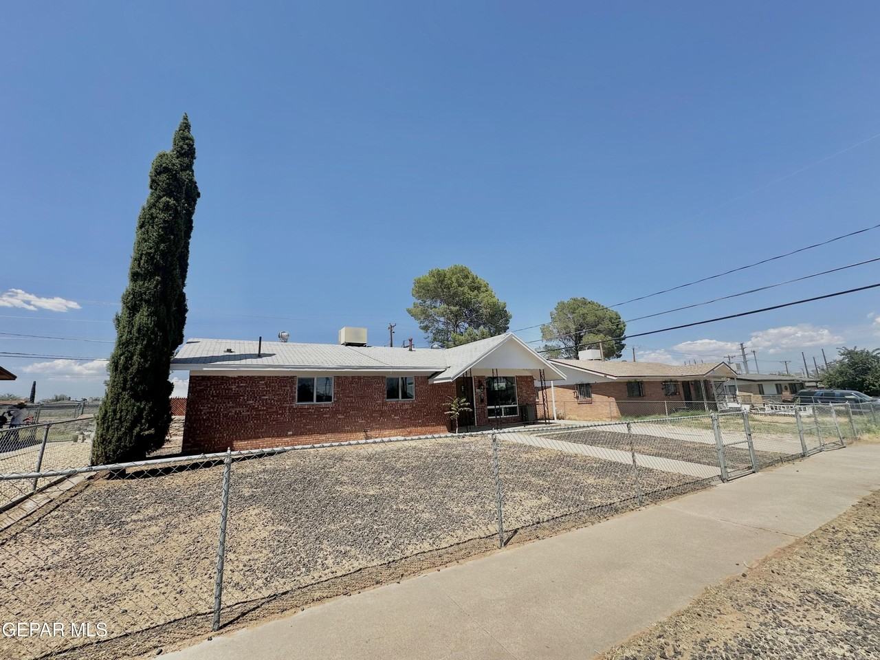 4981 Winthrop Dr - Photo 3 of 25