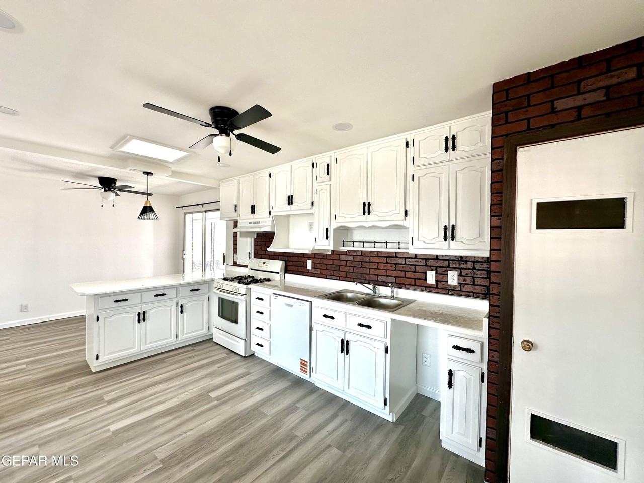 4981 Winthrop Dr - Photo 7 of 25