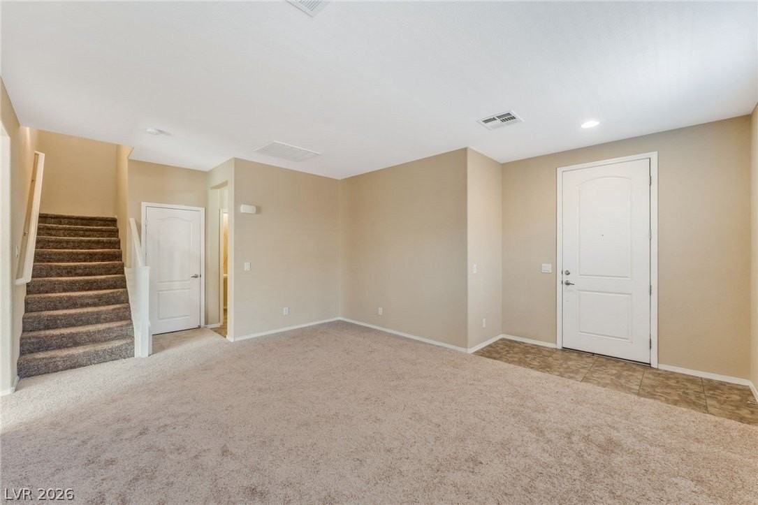 10625 Mount Jefferson Ave - Photo 5 of 50