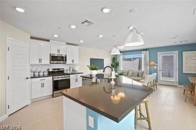 4258 Vivenda St #3 - Photo 3 of 4