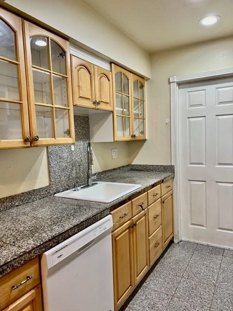 1435 Del Rio Cir #1 - Photo 2 of 17