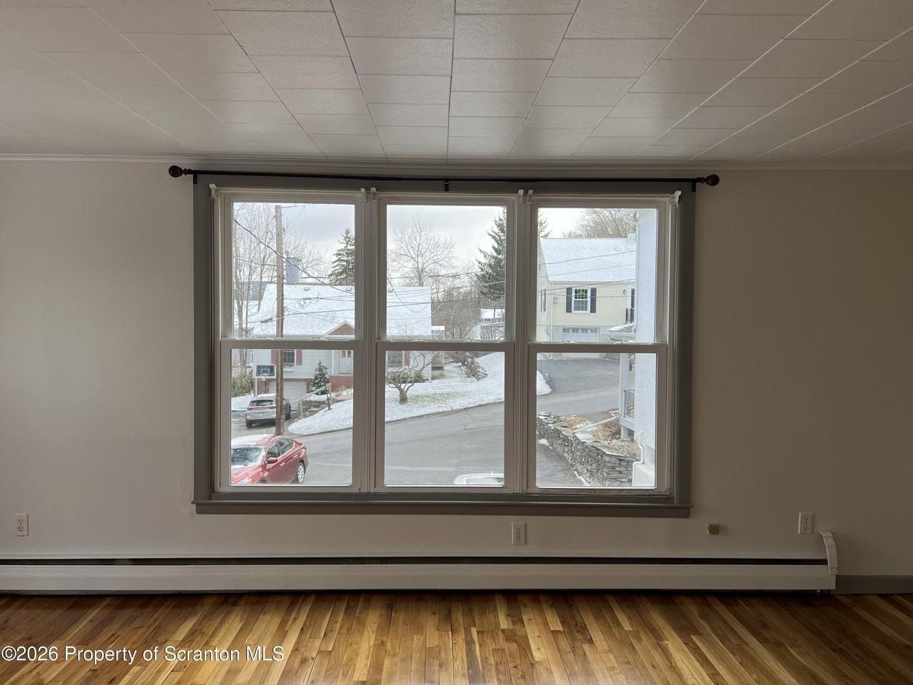 214 Melrose Ave 2nd Fl - Photo 3 of 18