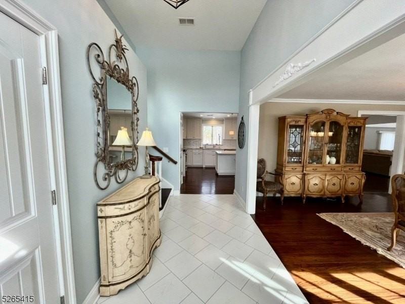 126 Mckinley Ave - Photo 3 of 33