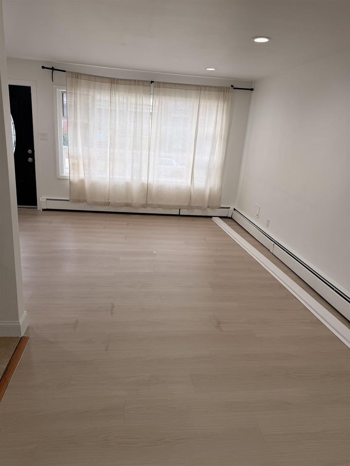 24 E 18th St #1 - Photo 6 of 14