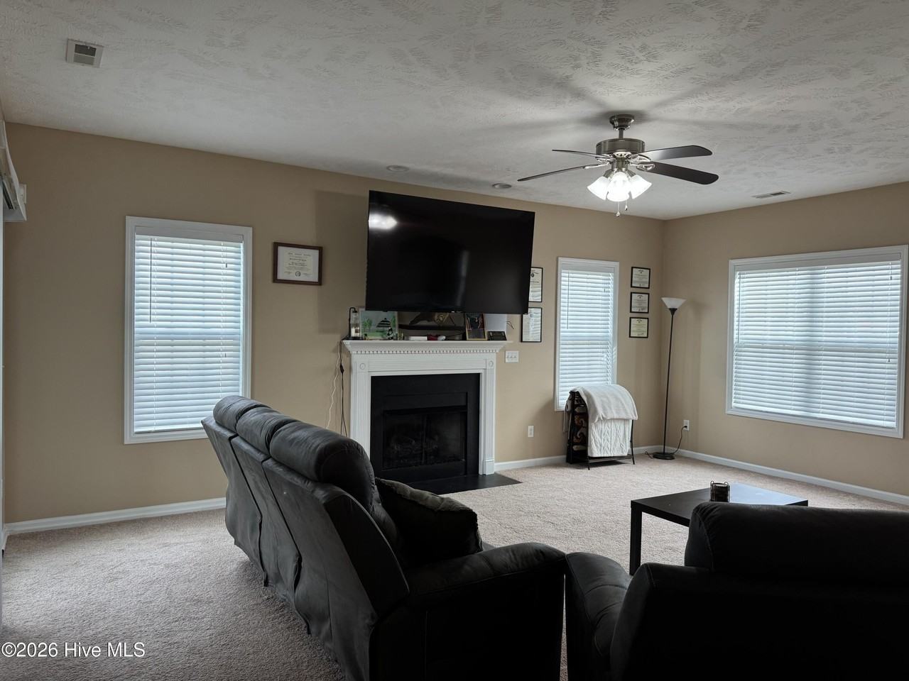 208 Trophy Ridge Dr - Photo 2 of 18