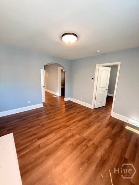 711 W 42nd St - Photo 3 of 15