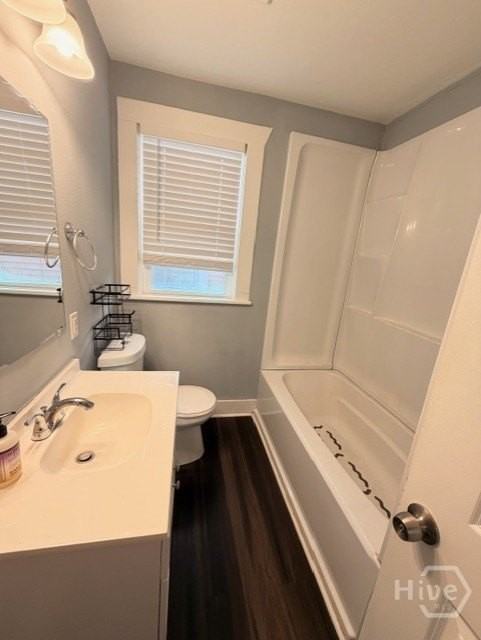 711 W 42nd St - Photo 7 of 15