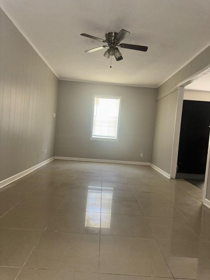 3004 Walker St #1 - Photo 6 of 14