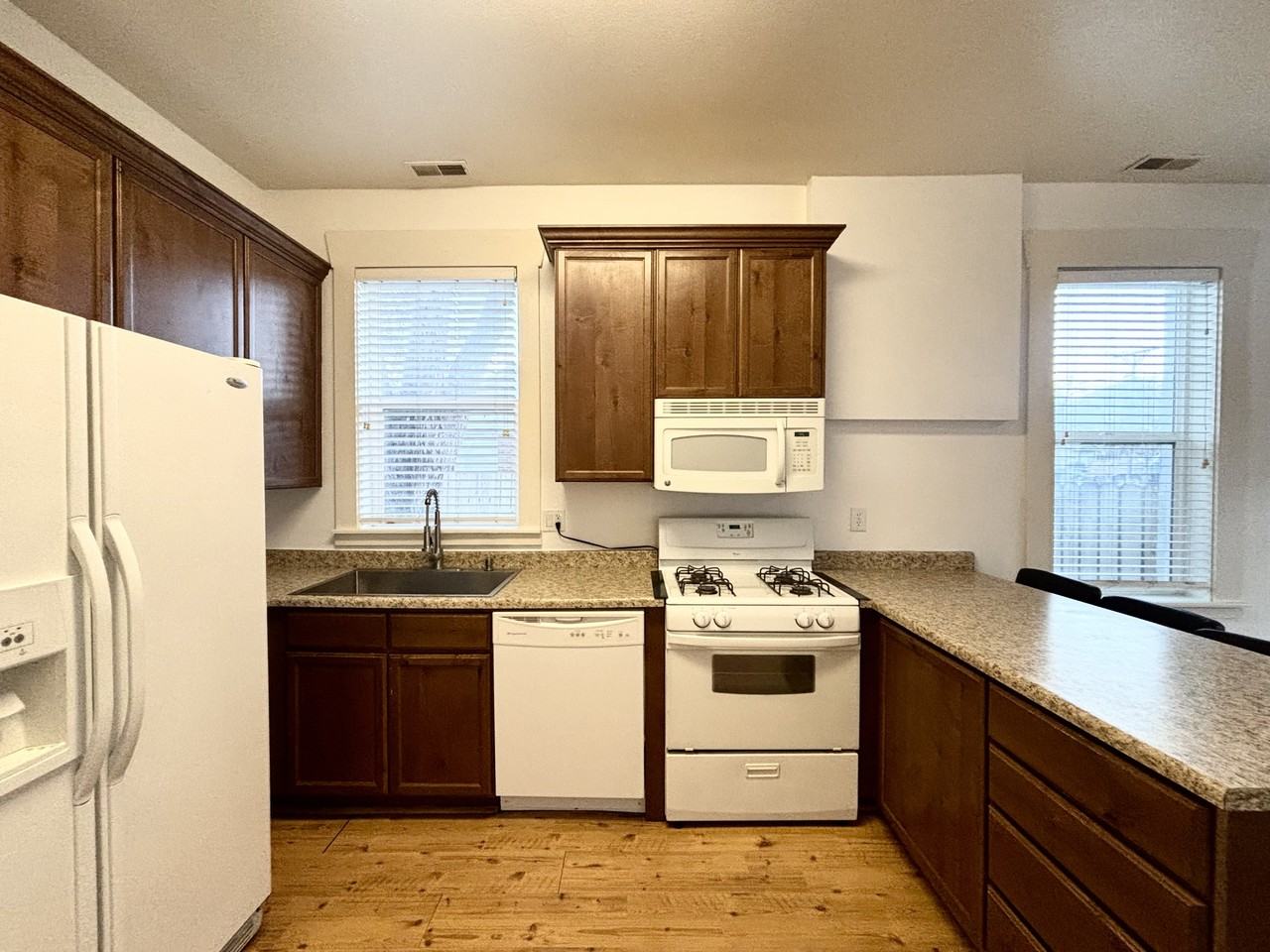 608 Park St #608 - Photo 5 of 32