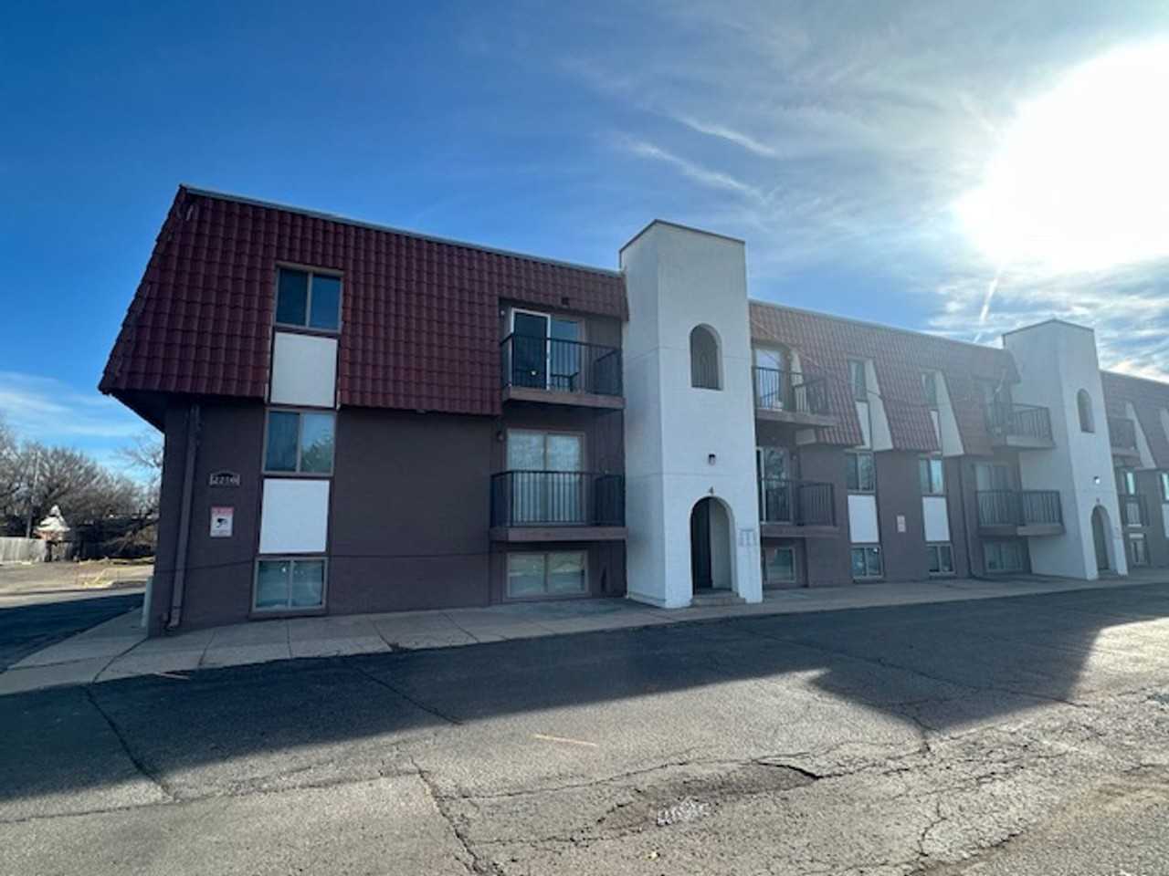 Santa Fe Apartments - Photo 4 of 22