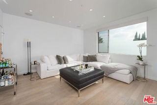 1040 N Spaulding Ave #3 - Photo 5 of 8