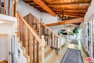 3323 N Knoll Dr - Photo 7 of 8