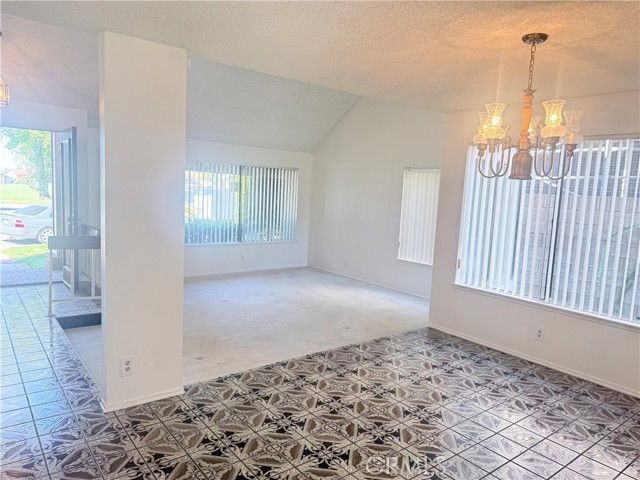 46 Christamon S - Photo 4 of 8