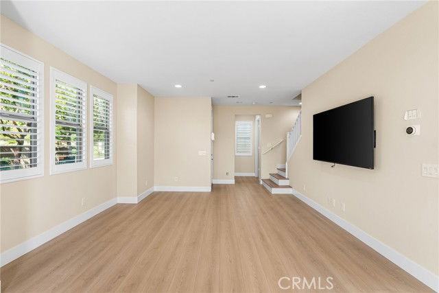 102 Marisol St - Photo 4 of 8