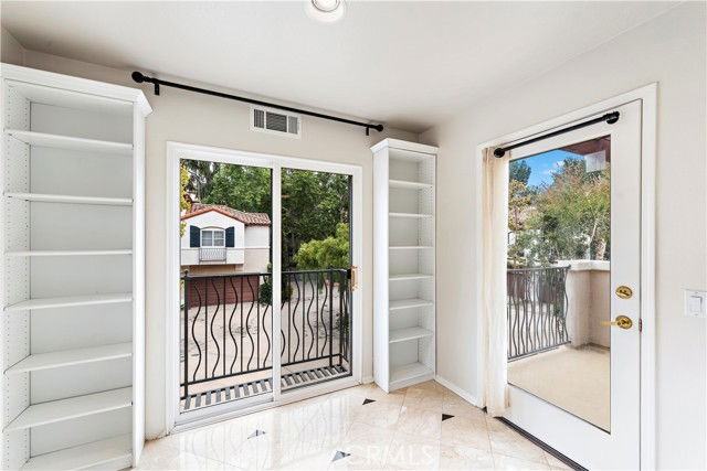 17 Roma Ct - Photo 7 of 8