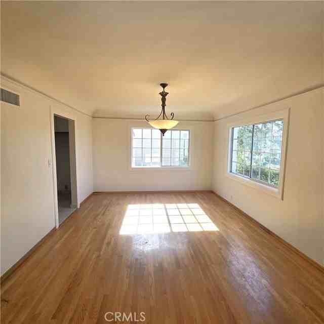 2035 Rangeview Dr - Photo 4 of 8