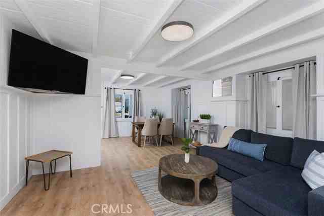 624 Emerald St - Photo 3 of 8