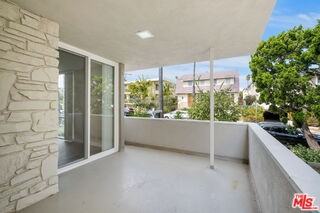 848 18th St #2 - Photo 3 of 8