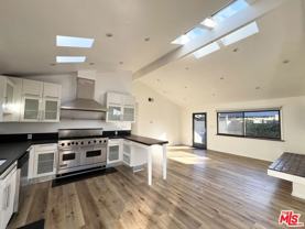 602 Victoria Ave - Photo 1 of 1