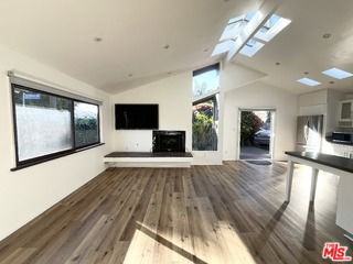 602 Victoria Ave - Photo 2 of 8