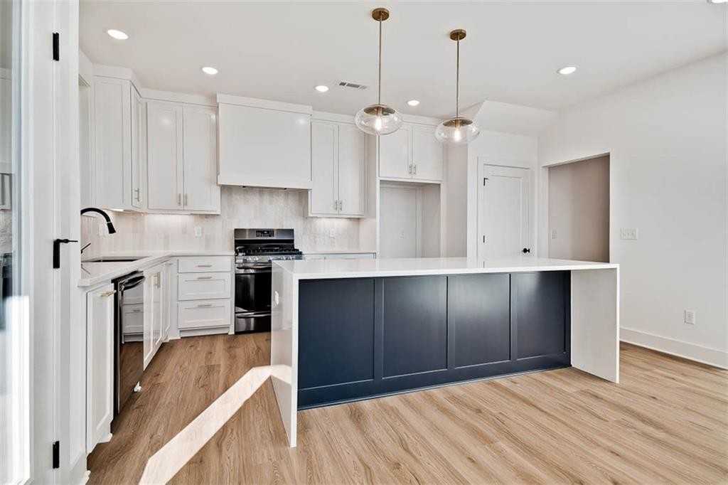 8 Cranfield Dr #1 - Photo 5 of 25