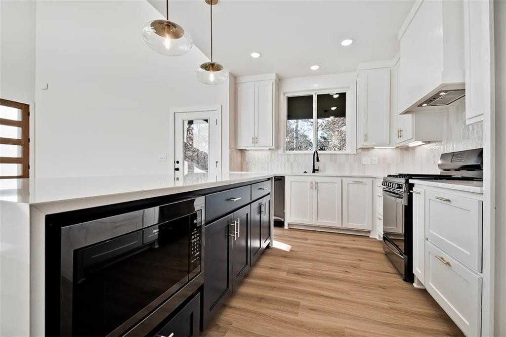 8 Cranfield Dr #1 - Photo 7 of 25