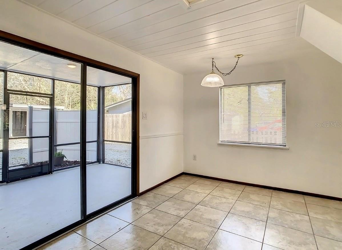 5329 Blue Grass St - Photo 6 of 13