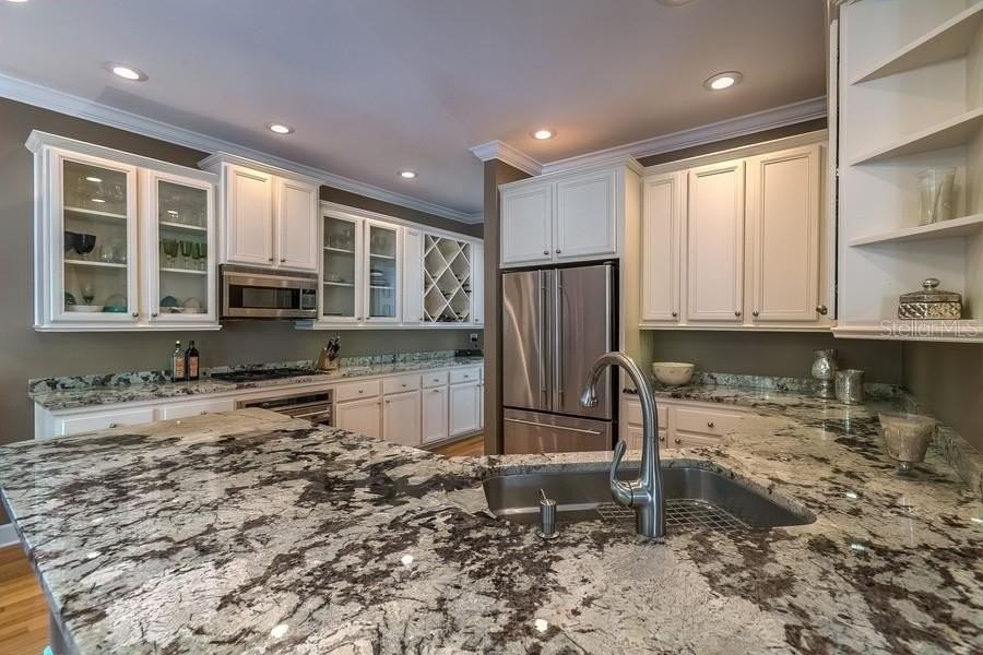 3408 W Bay Villa Ave - Photo 3 of 24