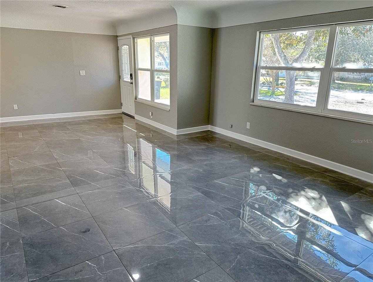 9 N Aurora Ave - Photo 4 of 26