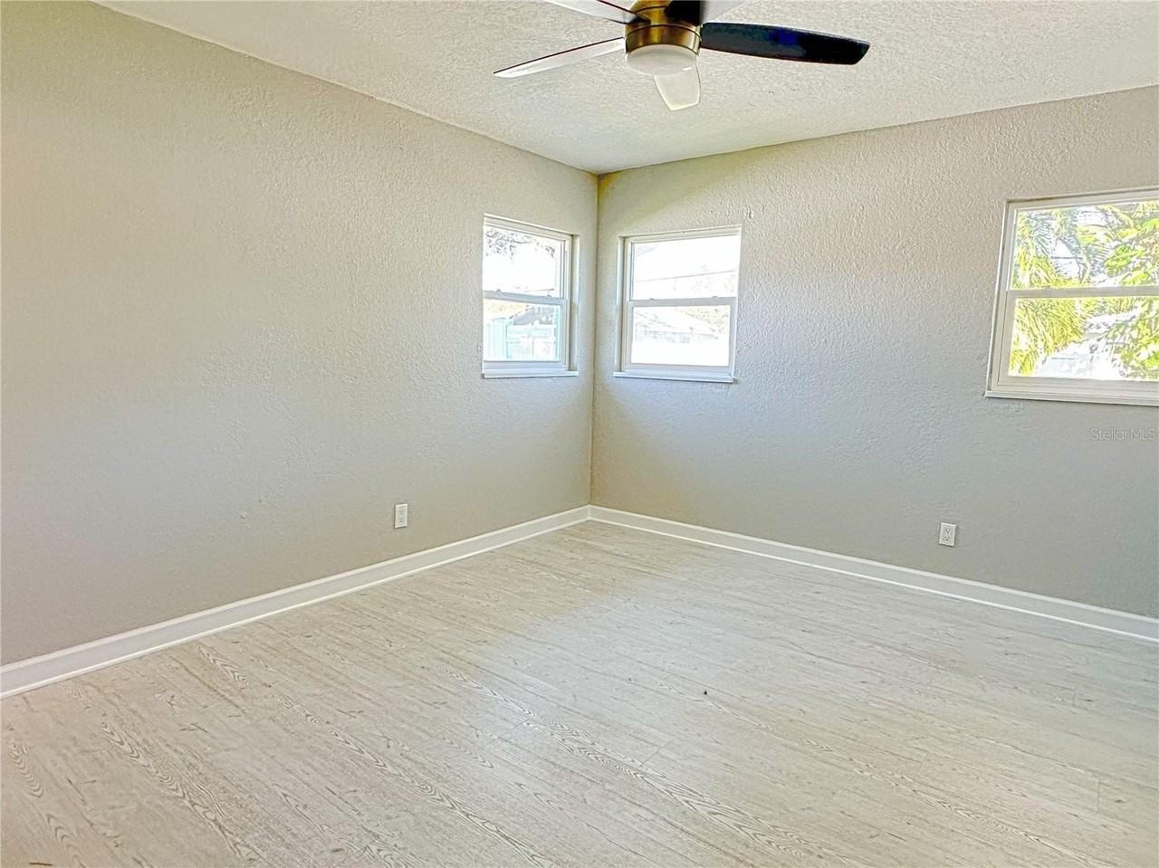 9 N Aurora Ave - Photo 7 of 26