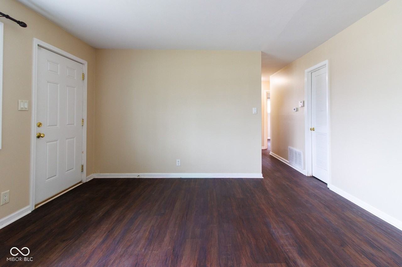 4929 N Katherine Dr - Photo 2 of 18