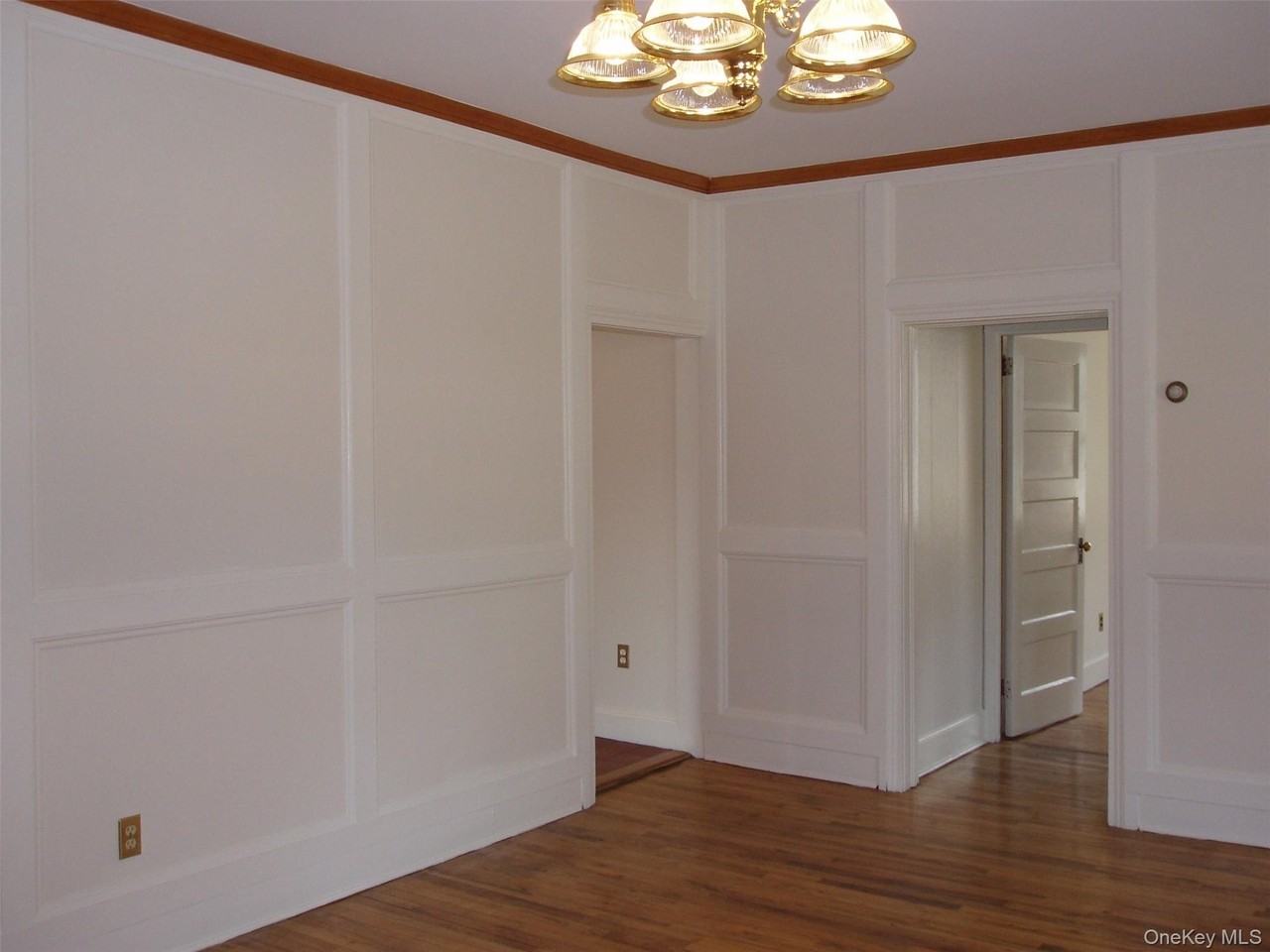 953 Ripley Ln - Photo 5 of 21